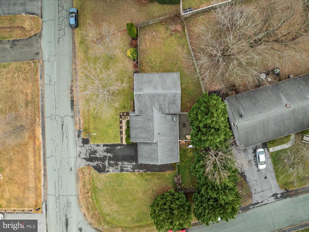 305 BLUEBIRD DRIVE
