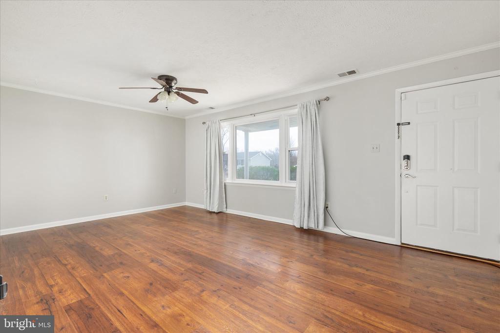 305 BLUEBIRD DRIVE