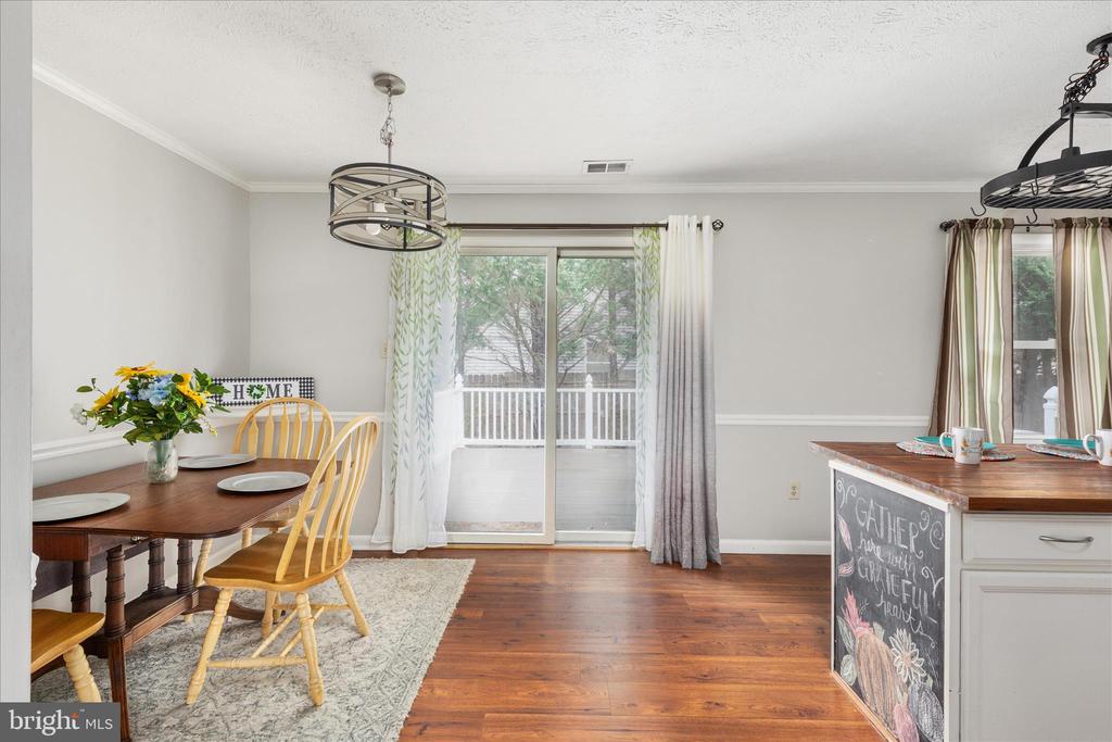 305 BLUEBIRD DRIVE