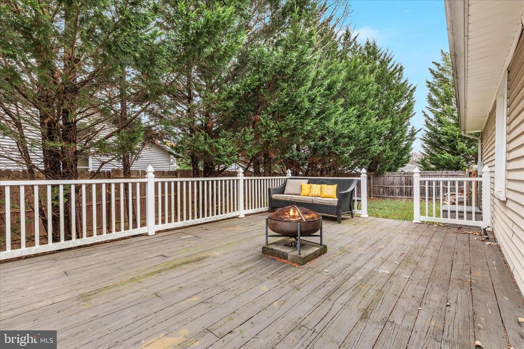 305 BLUEBIRD DRIVE