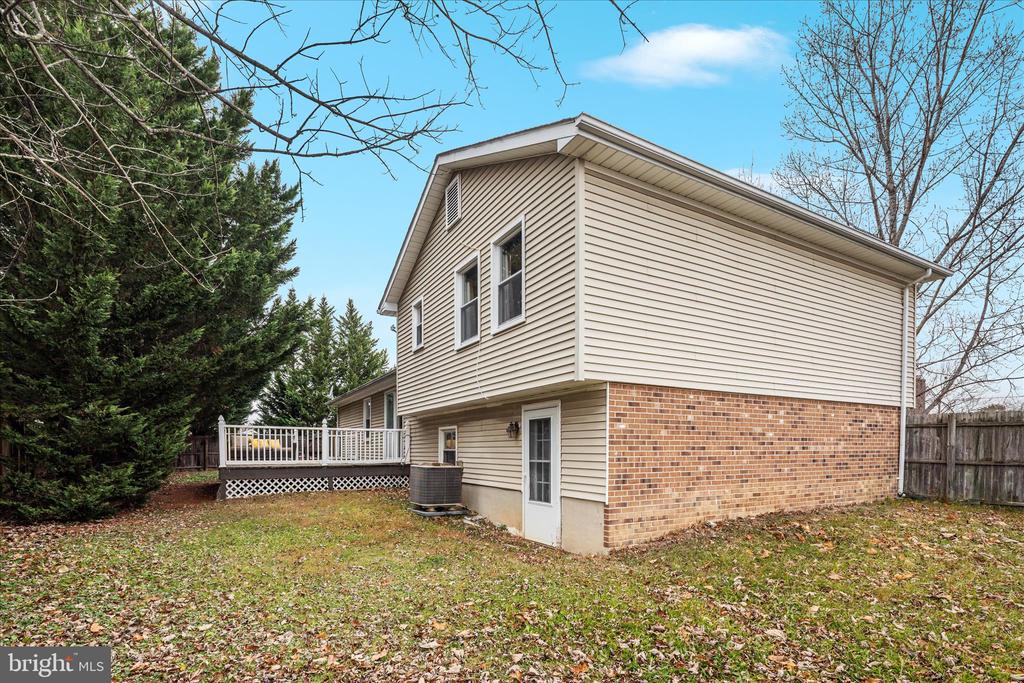 305 BLUEBIRD DRIVE