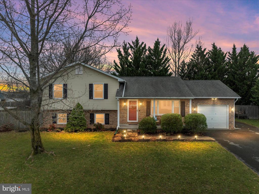 305 BLUEBIRD DRIVE