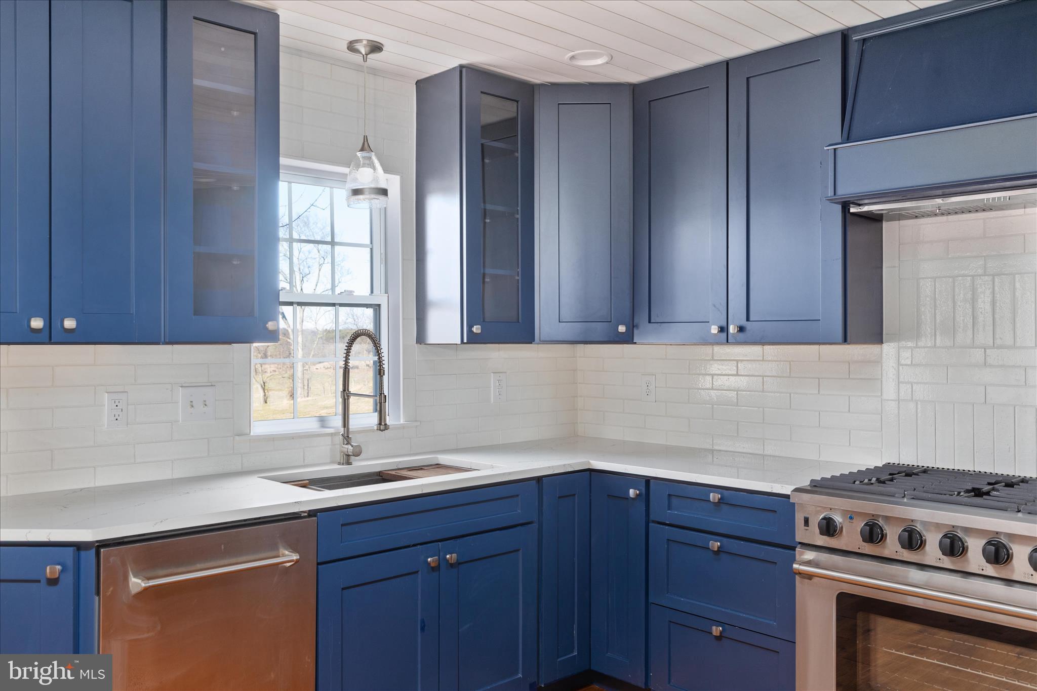 199 MEETING HOUSE DRIVE