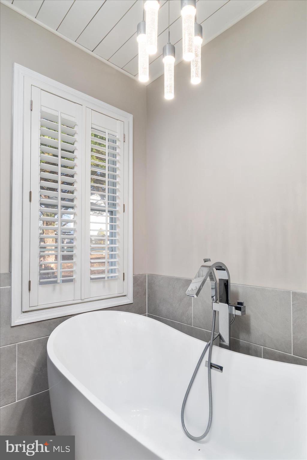 199 MEETING HOUSE DRIVE