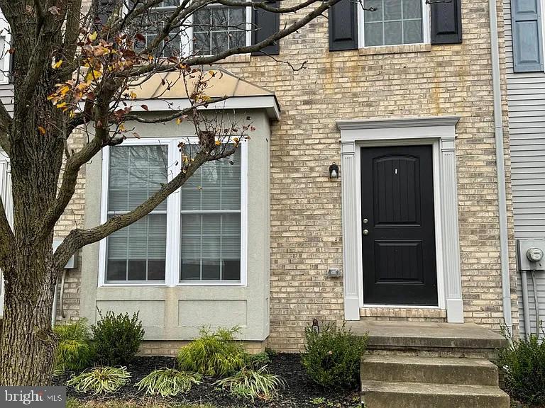 204 BARRINGTON LANE