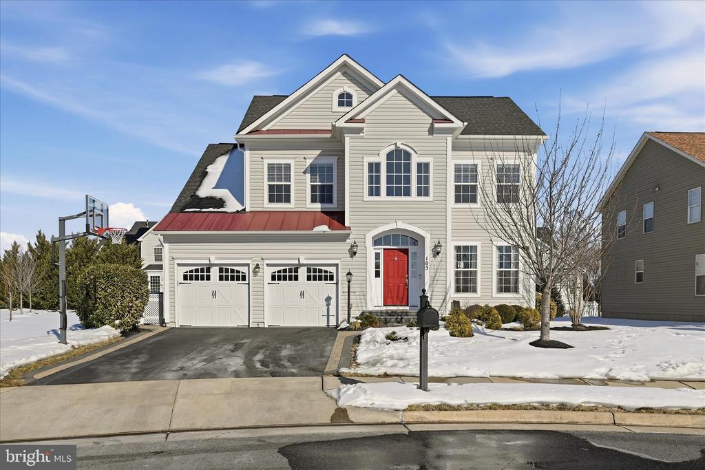 105 GARRET COURT