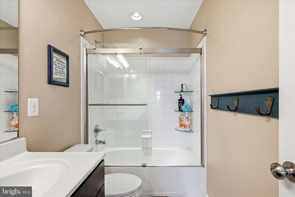 105 GARRET COURT