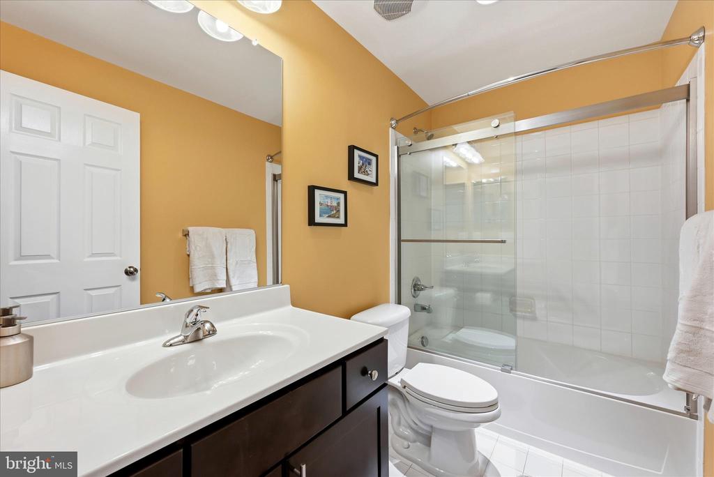 105 GARRET COURT