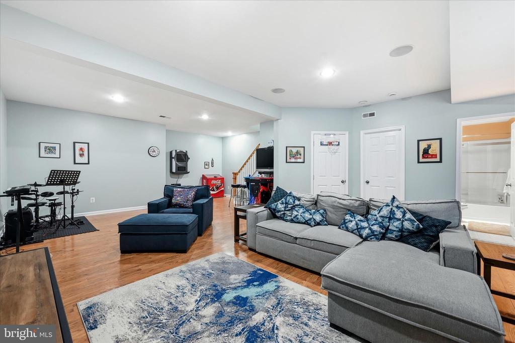 105 GARRET COURT