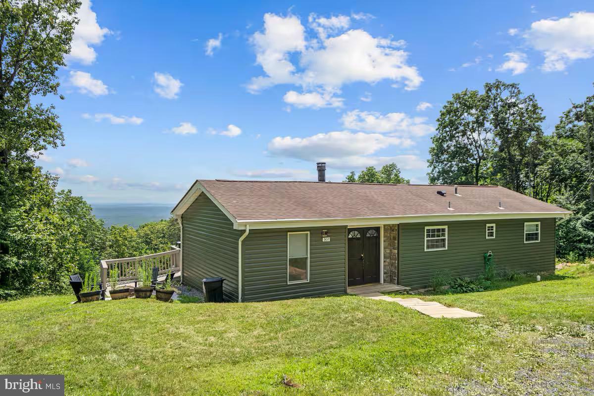 307 FOX RUN LANE