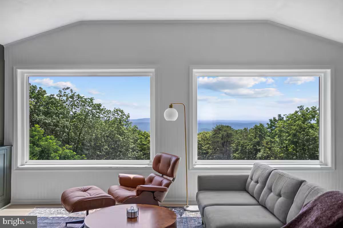 307 FOX RUN LANE