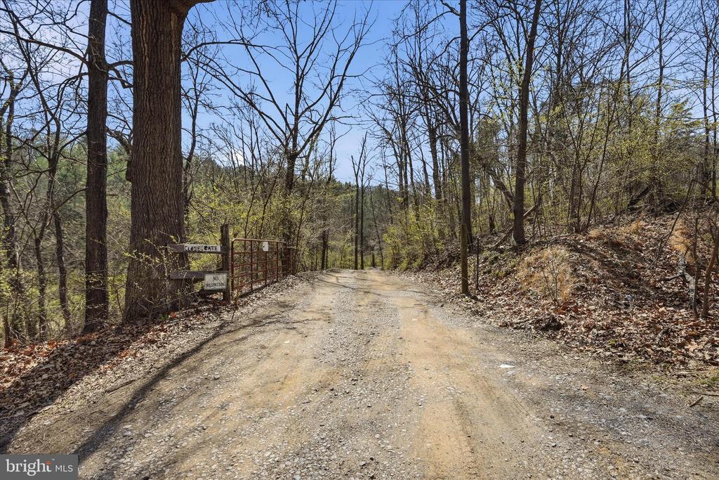 950 STONY HILL ROAD