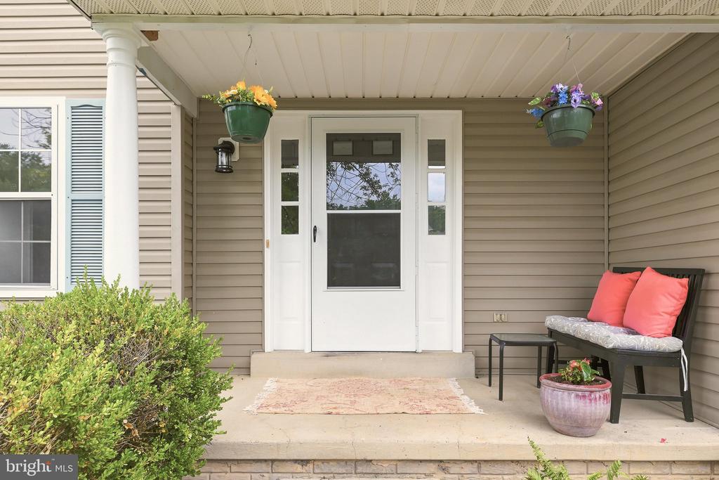 104 KAPOK CIRCLE