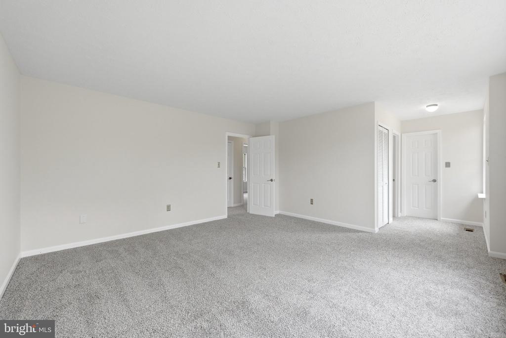 104 KAPOK CIRCLE