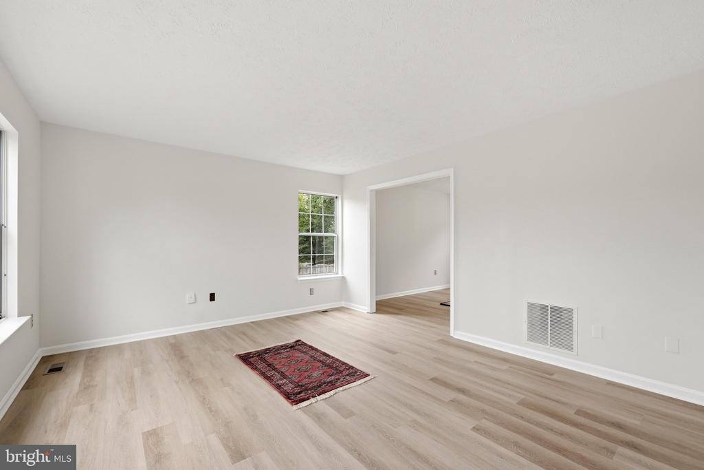 104 KAPOK CIRCLE