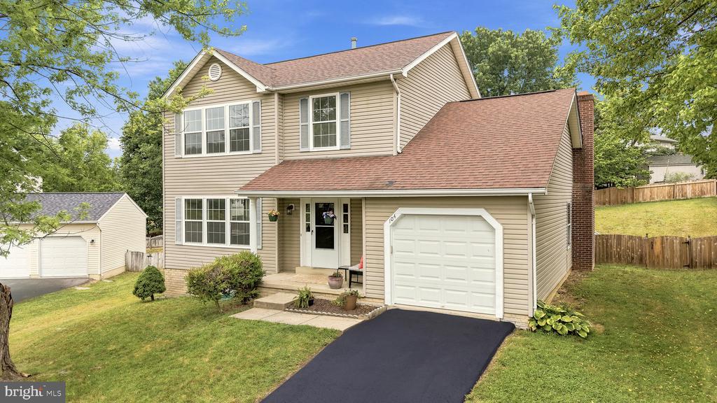 104 KAPOK CIRCLE