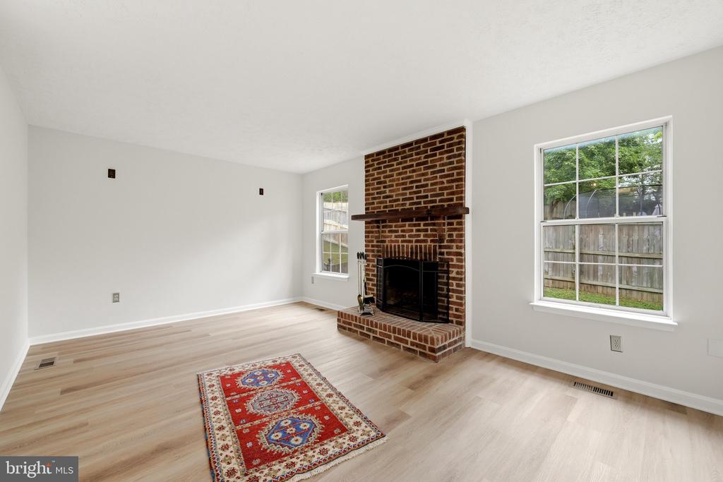 104 KAPOK CIRCLE