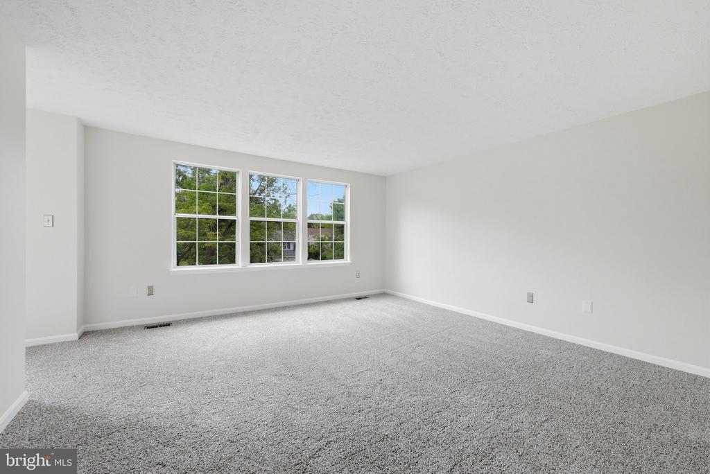 104 KAPOK CIRCLE