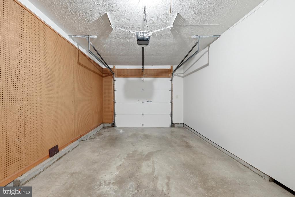 104 KAPOK CIRCLE