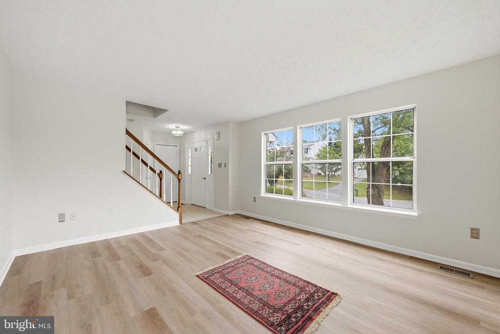 104 KAPOK CIRCLE
