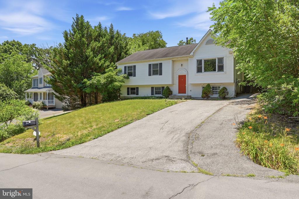 303 PEMBRIDGE DRIVE
