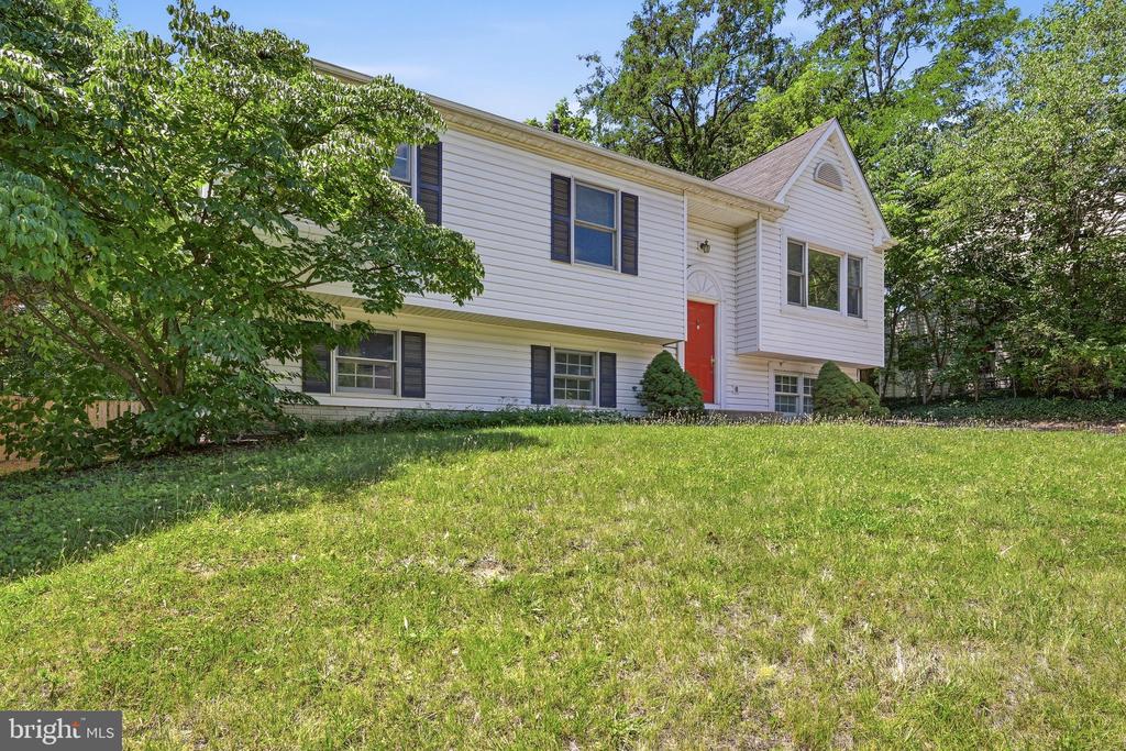 303 PEMBRIDGE DRIVE