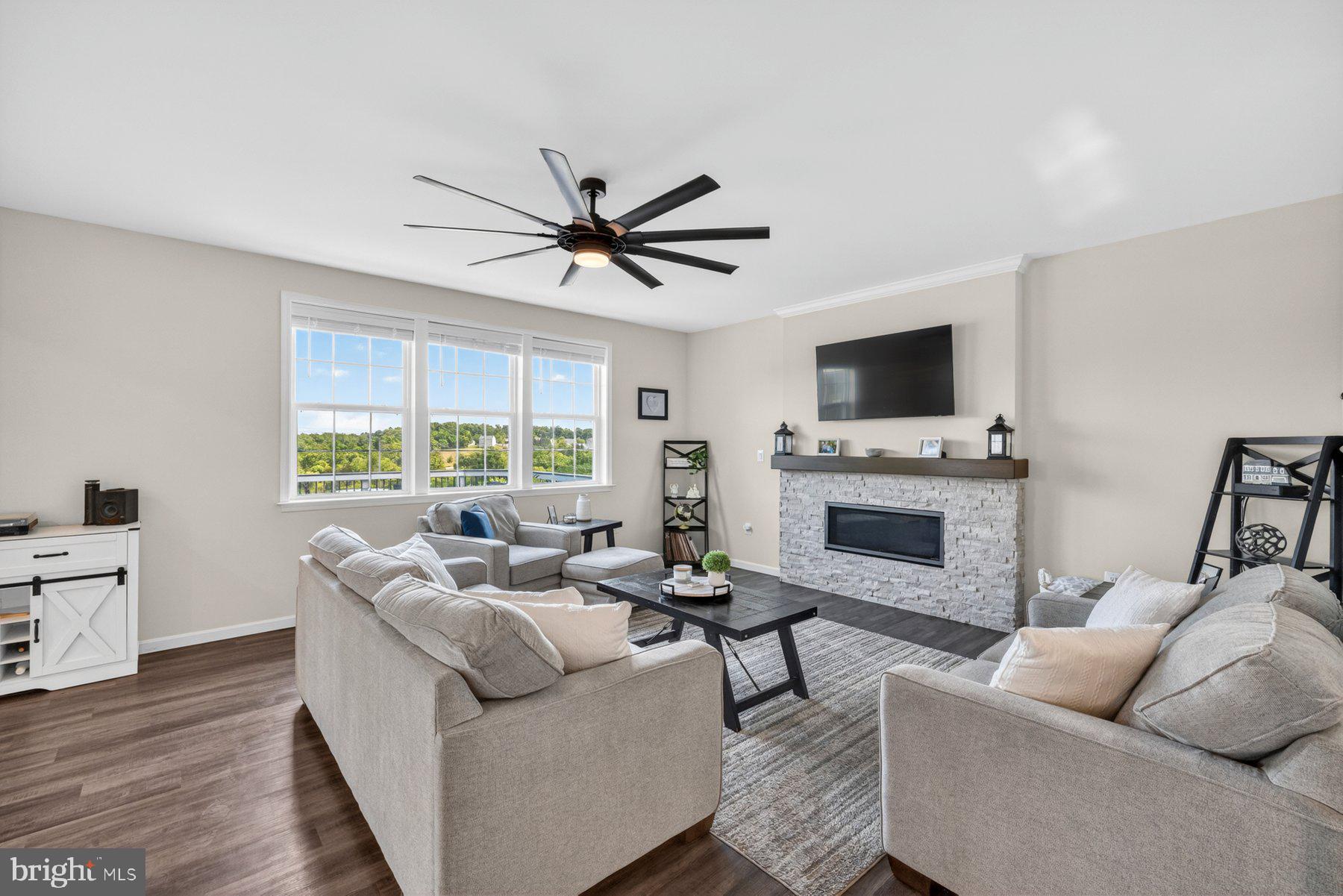115 BRANDENBURY CT