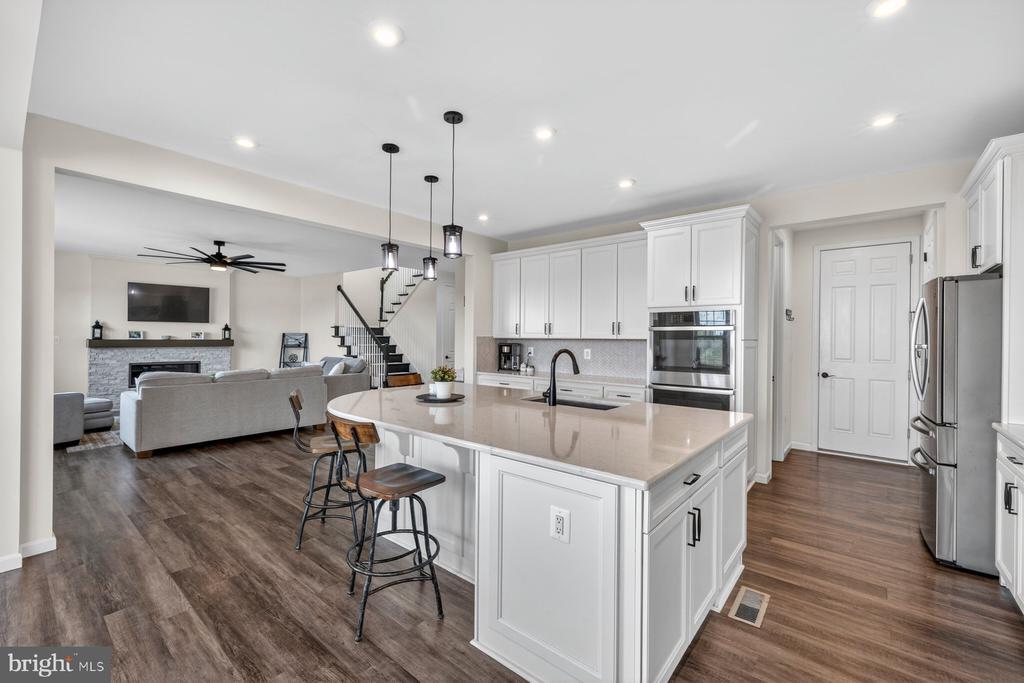115 BRANDENBURY CT