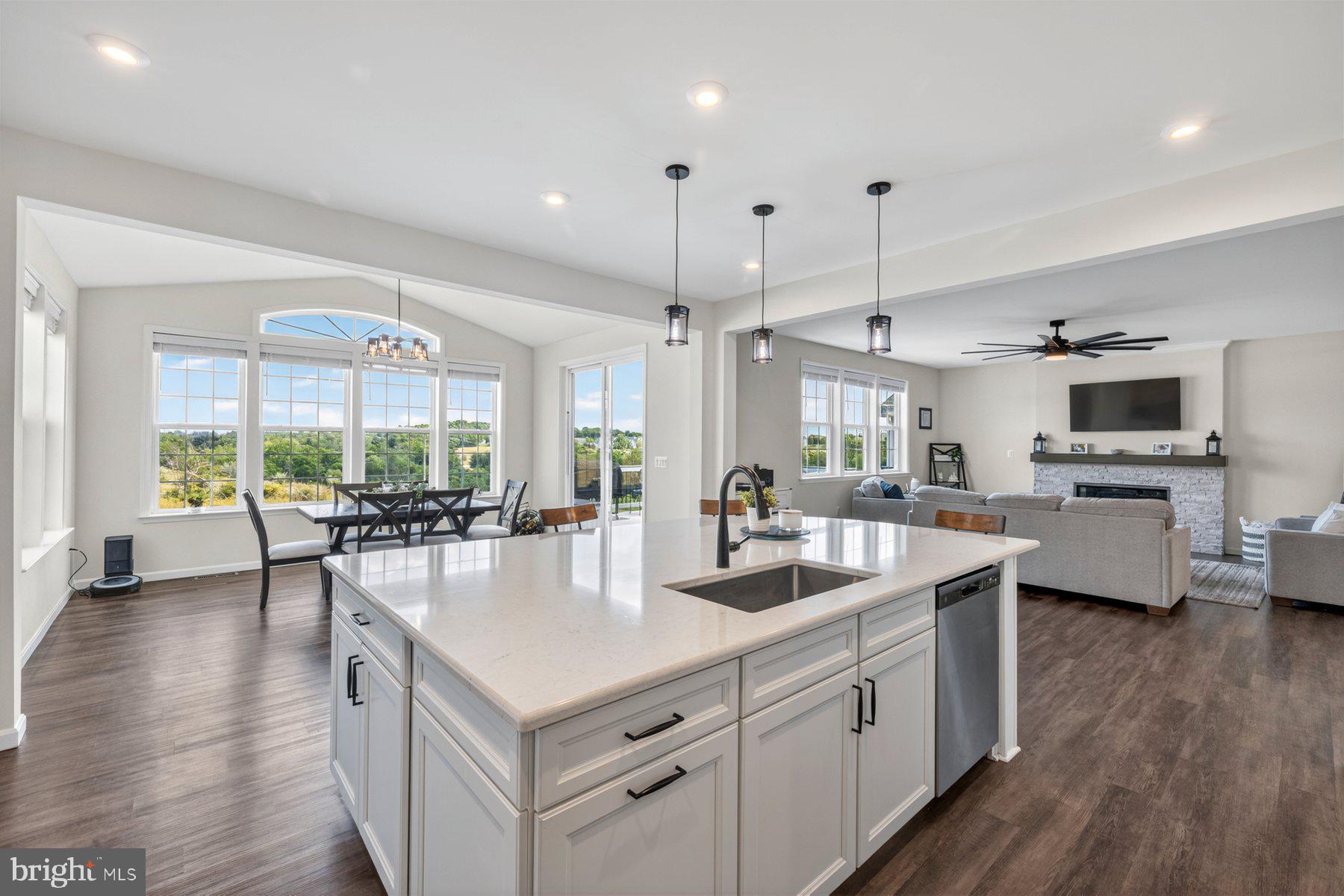 115 BRANDENBURY CT