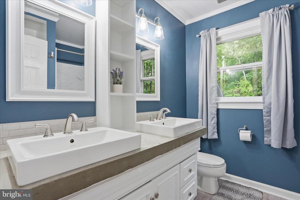 137 OLD FOREST CIRCLE
