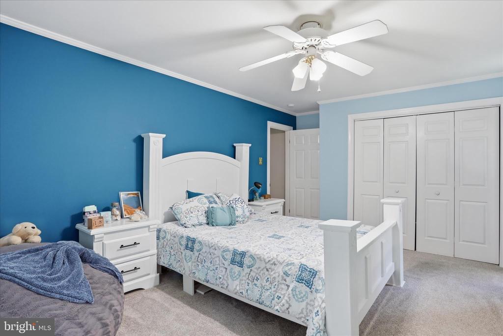 137 OLD FOREST CIRCLE
