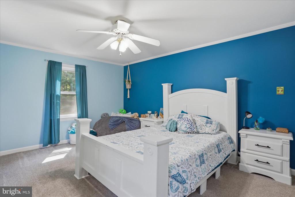 137 OLD FOREST CIRCLE