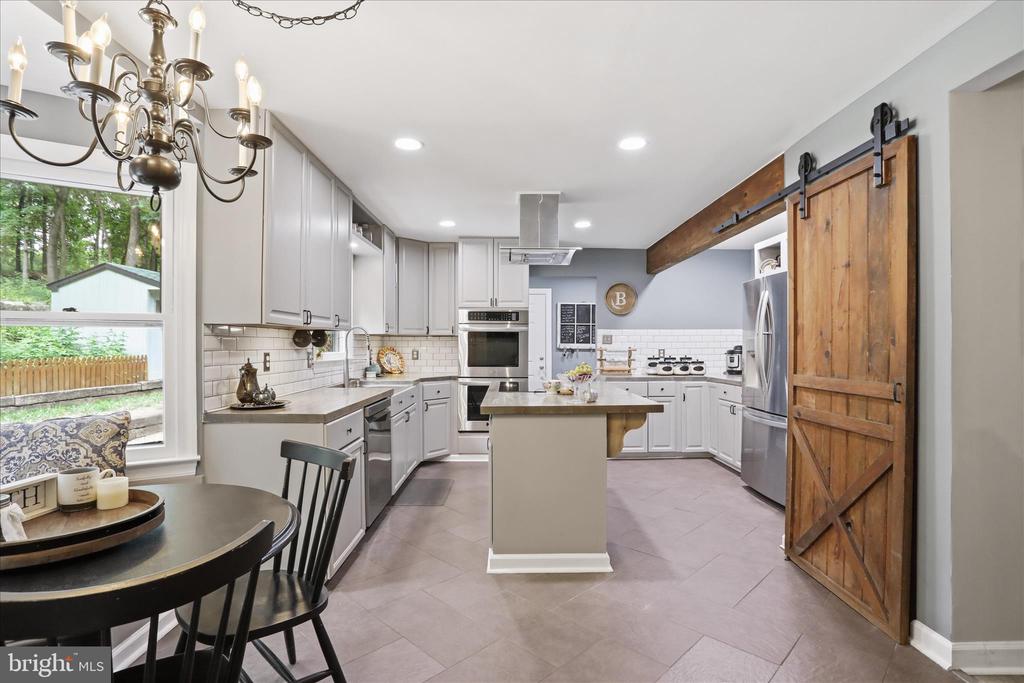 137 OLD FOREST CIRCLE