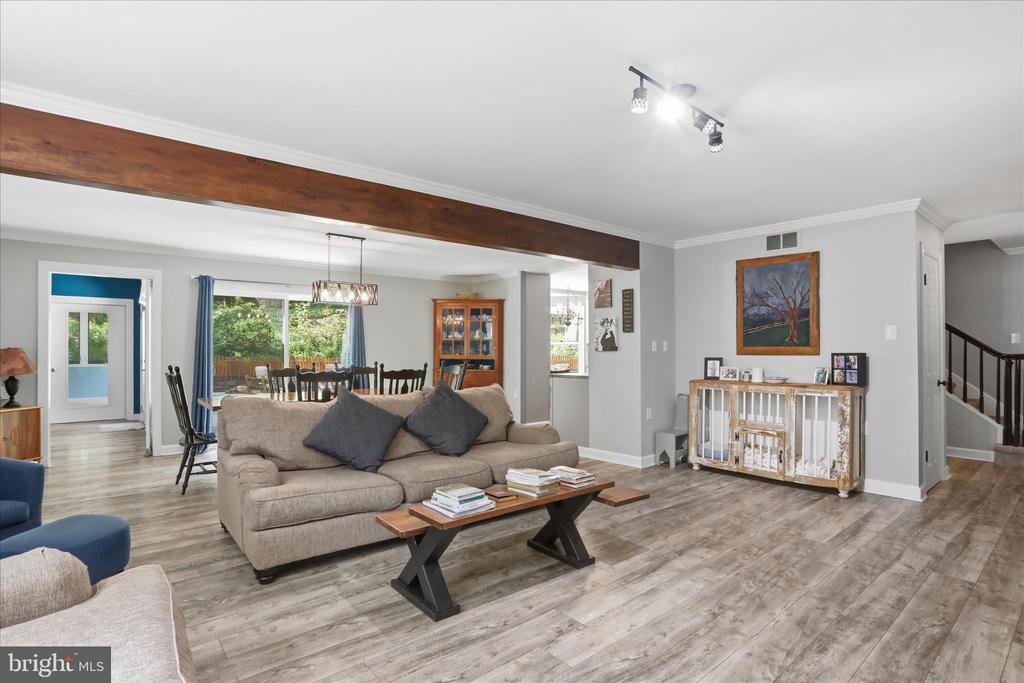 137 OLD FOREST CIRCLE