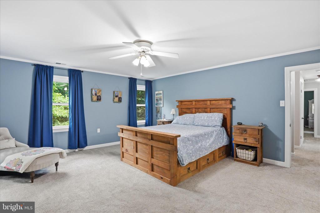 137 OLD FOREST CIRCLE