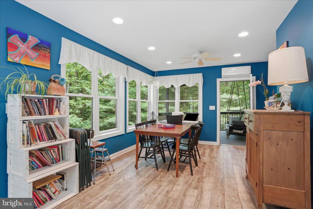 137 OLD FOREST CIRCLE