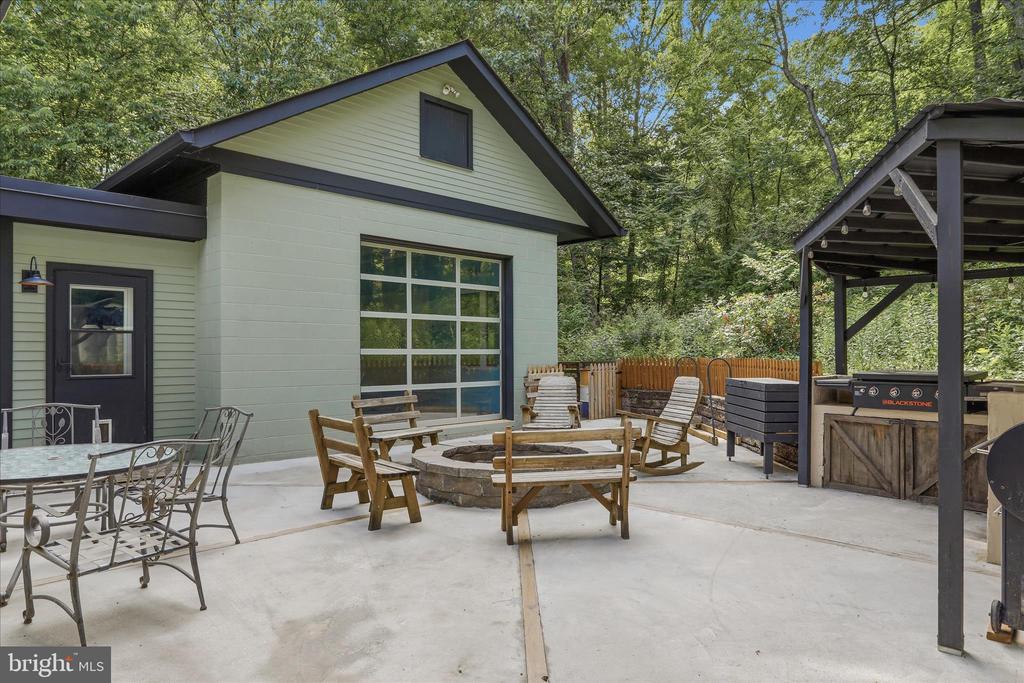 137 OLD FOREST CIRCLE