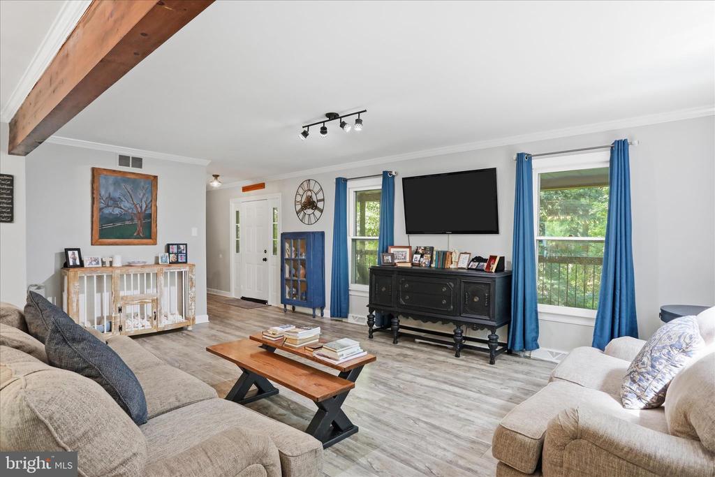 137 OLD FOREST CIRCLE
