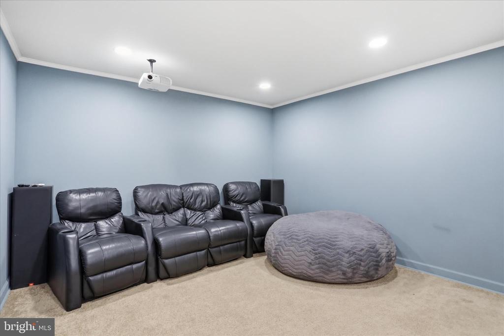 137 OLD FOREST CIRCLE