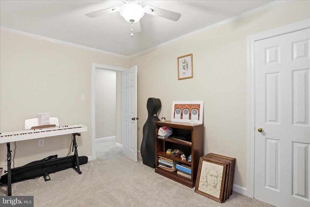 137 OLD FOREST CIRCLE