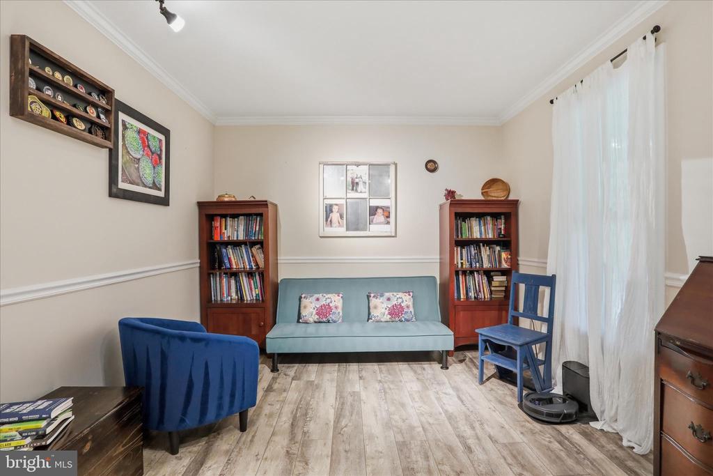 137 OLD FOREST CIRCLE