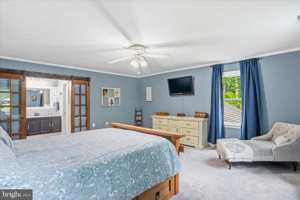 137 OLD FOREST CIRCLE