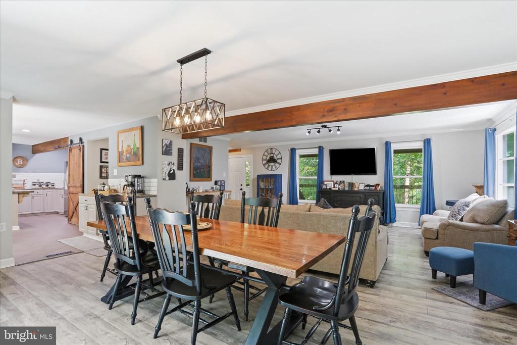 137 OLD FOREST CIRCLE