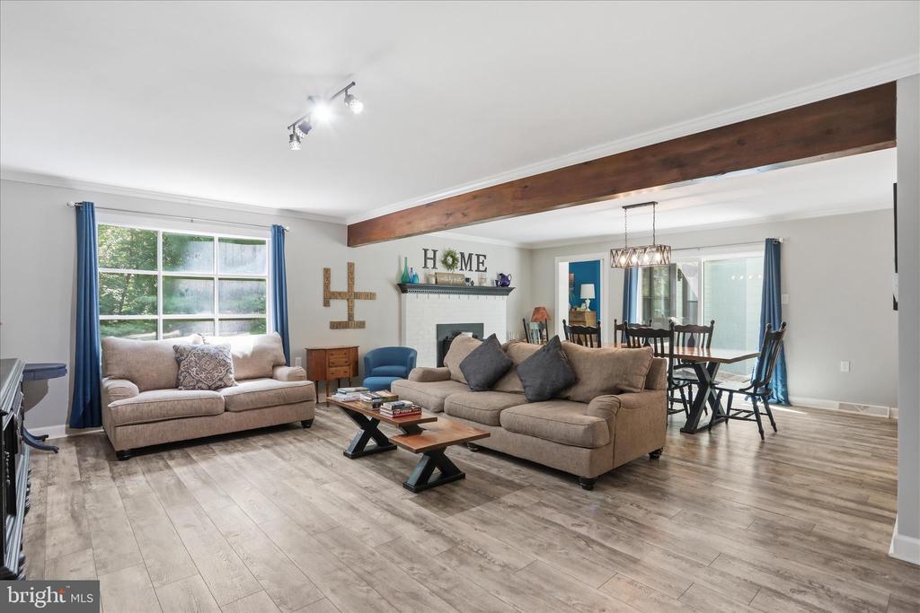 137 OLD FOREST CIRCLE