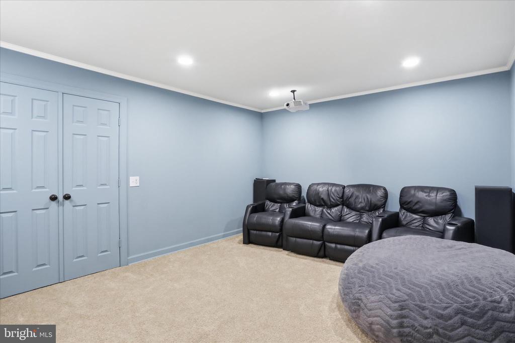 137 OLD FOREST CIRCLE