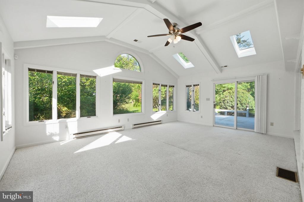 2285 JONES ROAD