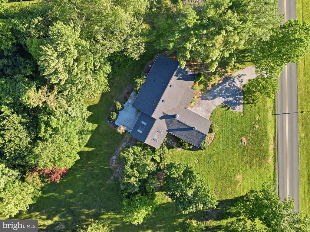 2285 JONES ROAD
