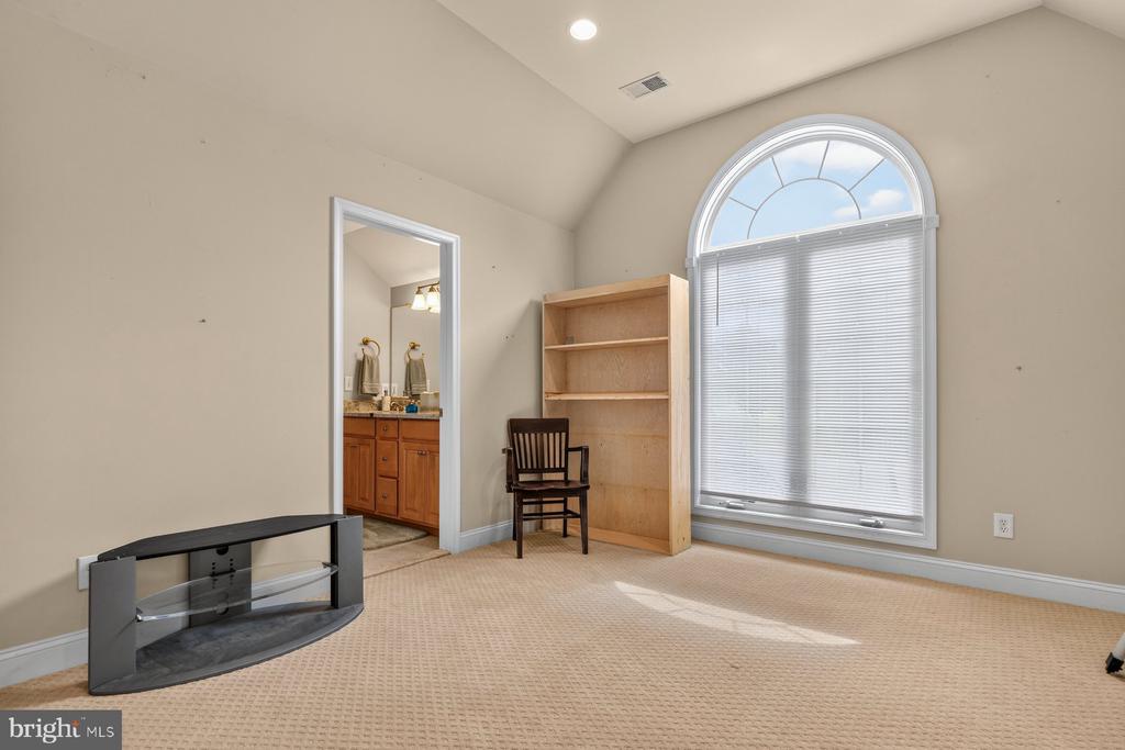 336 APPLE VALLEY ROAD