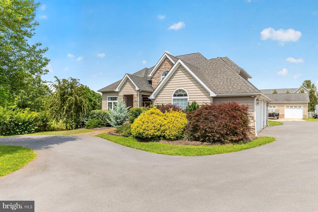 336 APPLE VALLEY ROAD