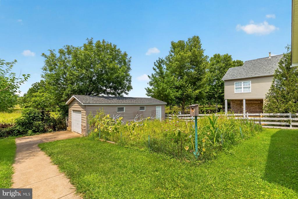 336 APPLE VALLEY ROAD